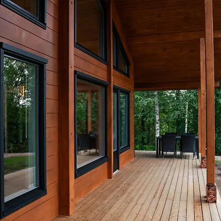 Premium Arctic River Villa Rovaniemi